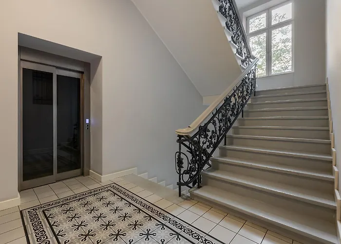 Stare Music بوزنان